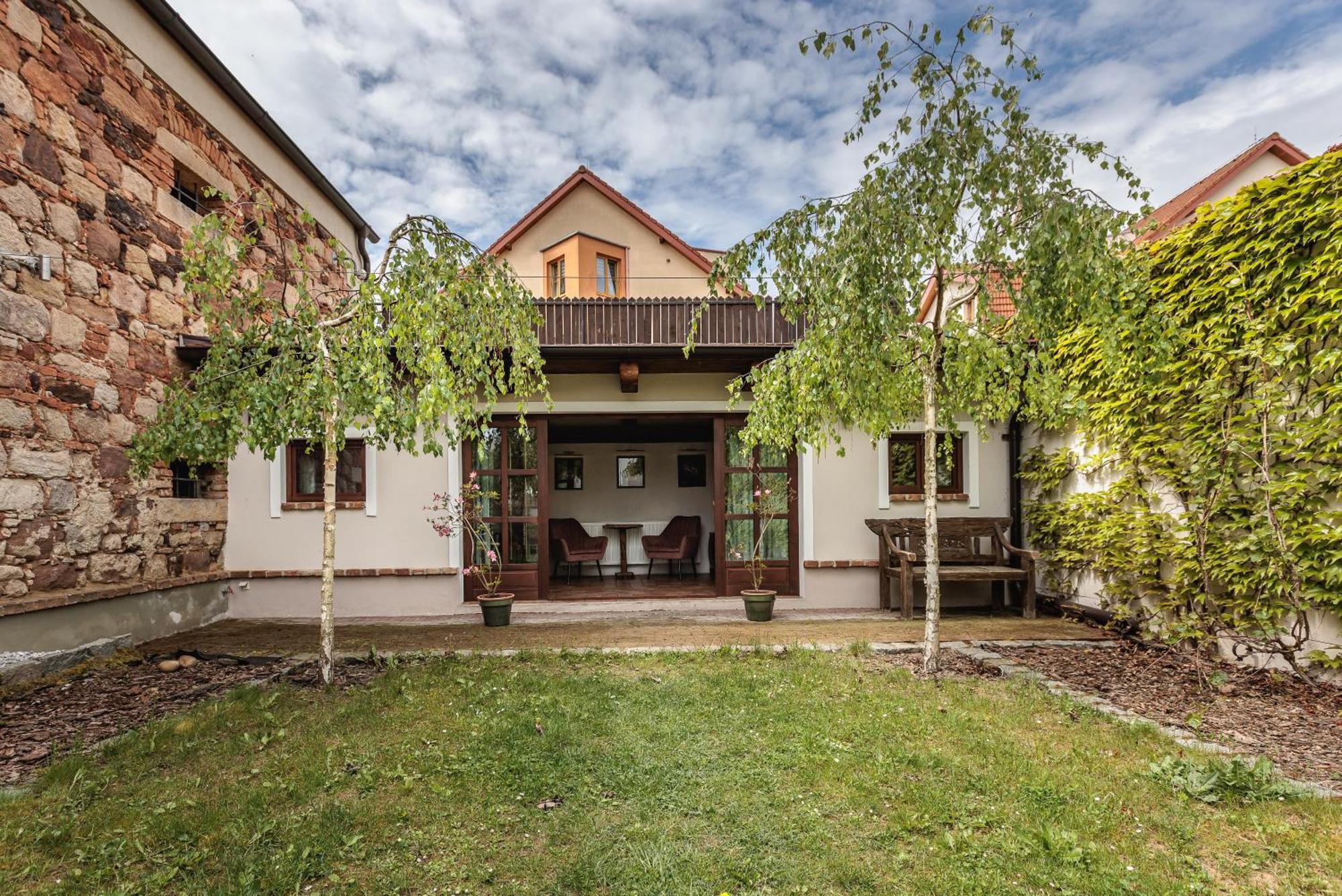 Barokni Spejchar Hotel Tlucna Exterior photo