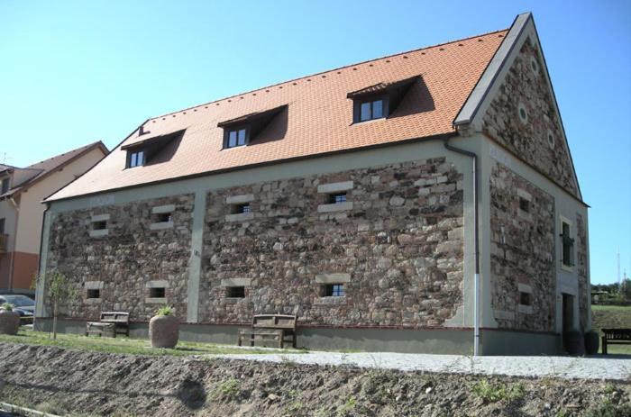 Barokni Spejchar Hotel Tlucna Exterior photo